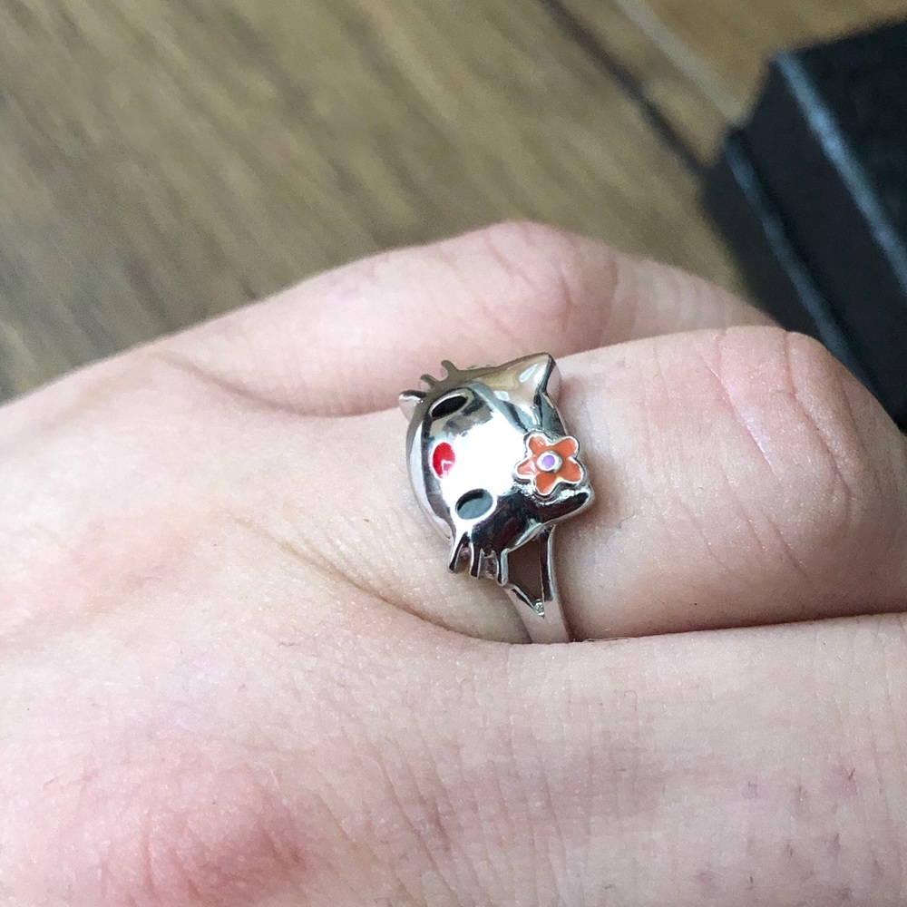HELLO KITTY-NWT Silver Tone RING